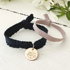 Coffret de bracelets enfant personnalisés cordons élastiques interchangeables médaille gravée plaqué or 15 mm