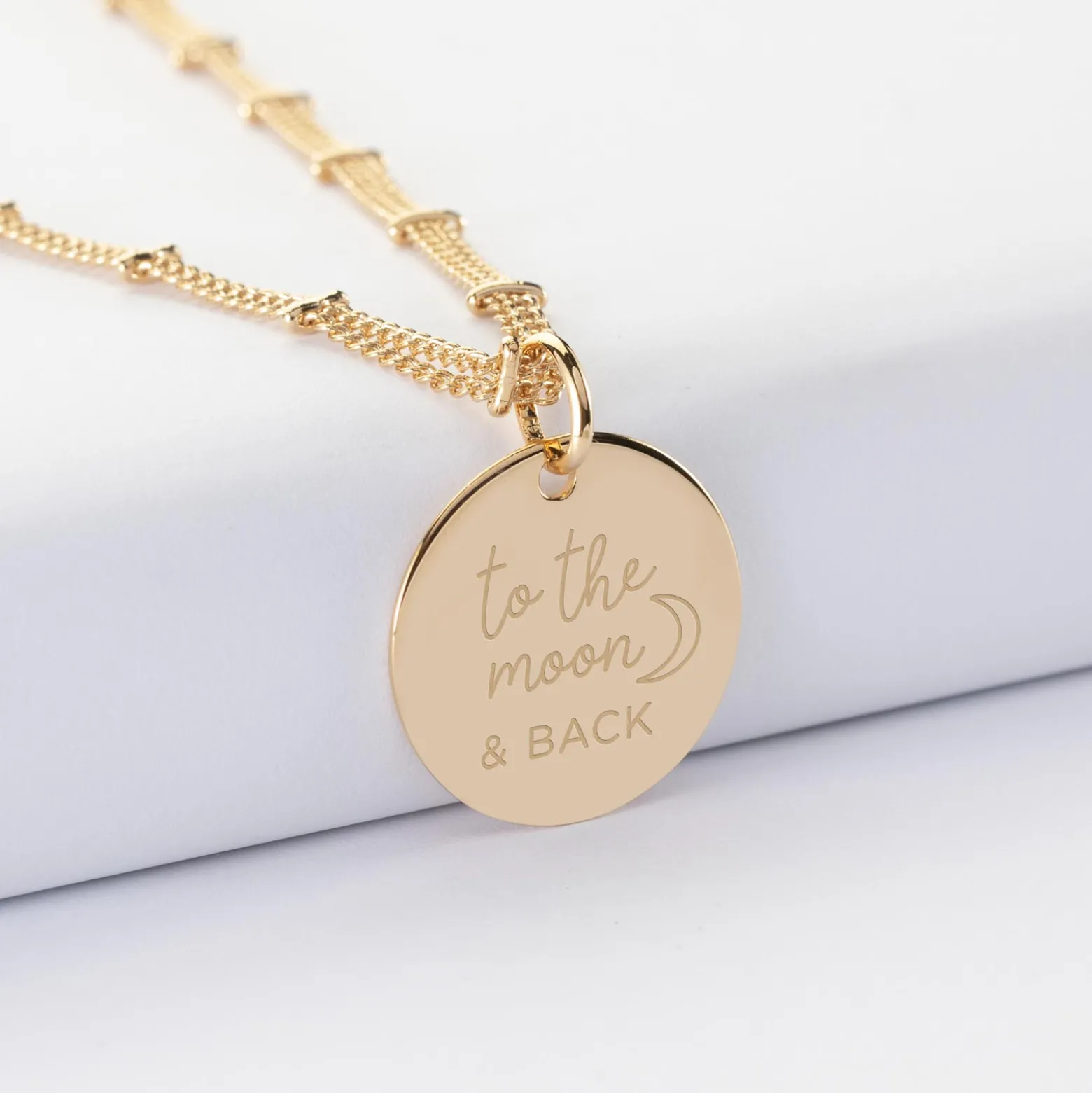 Collier chaîne double personnalisé médaille gravée plaqué or 19 mm