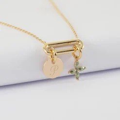 Collier chaîne ovale ouvert personnalisé médaille gravée plaqué or 10 mm et breloque fleur pétales 10 mm
