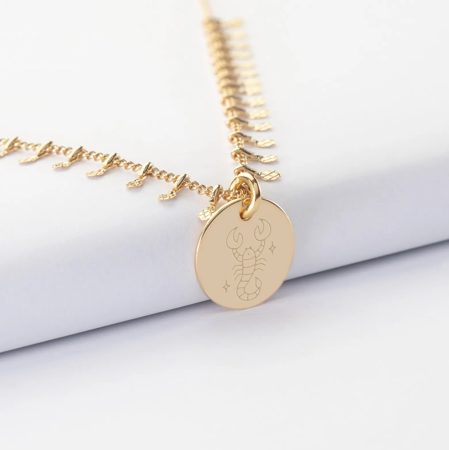 Collier chaîne pampilles personnalisé médaille gravée plaqué or 15 mm
