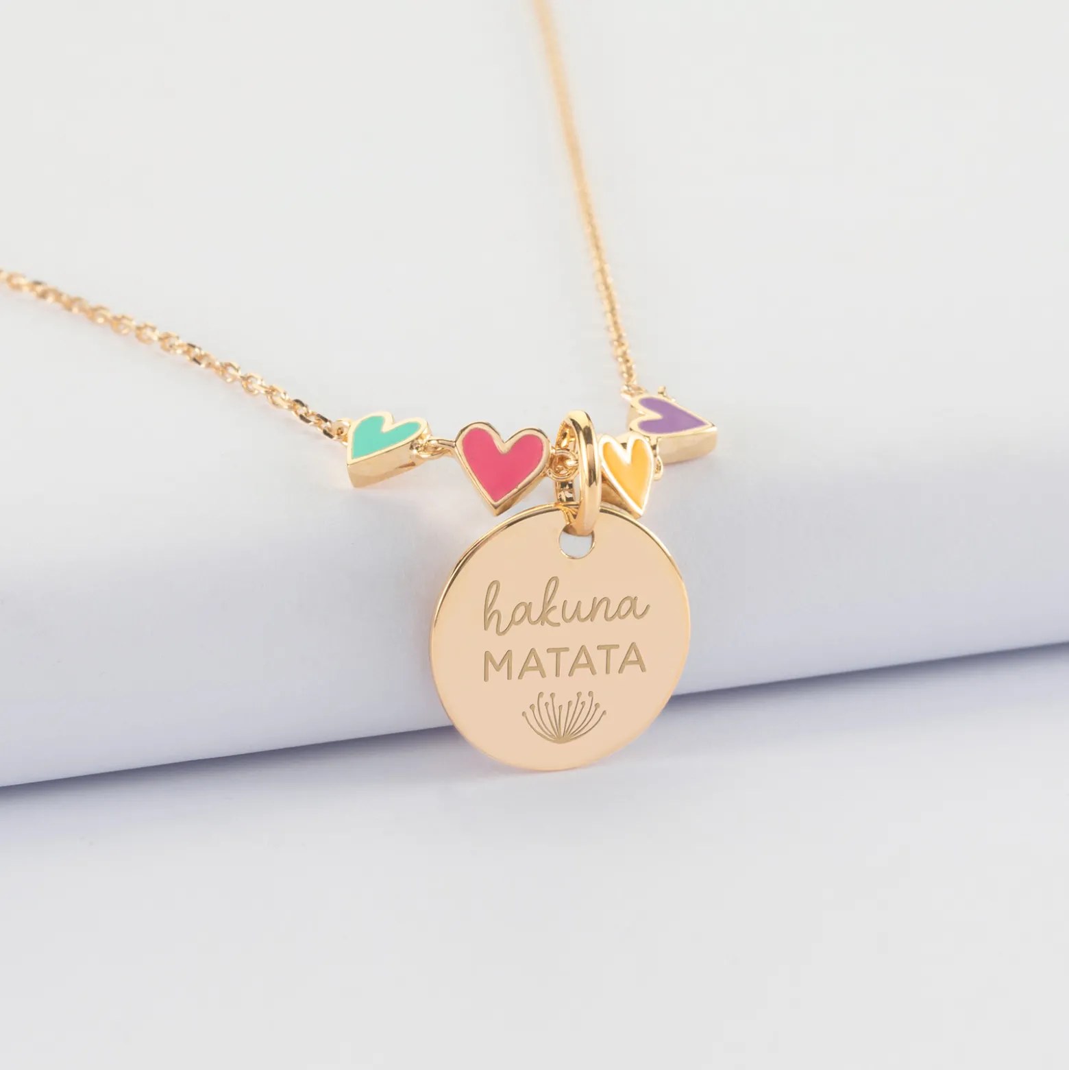 Collier enfant cœur email multicolore personnalisé médaille gravée plaqué or 15 mm