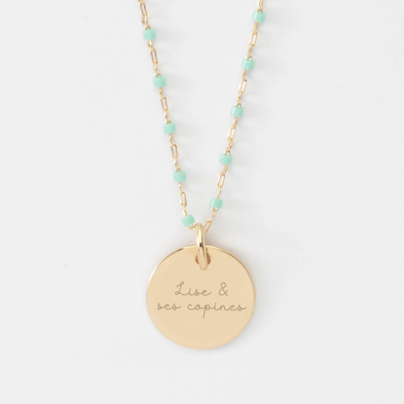 Collier EVJF perles Miyuki colorées personnalisé médaille gravée plaqué or 15 mm