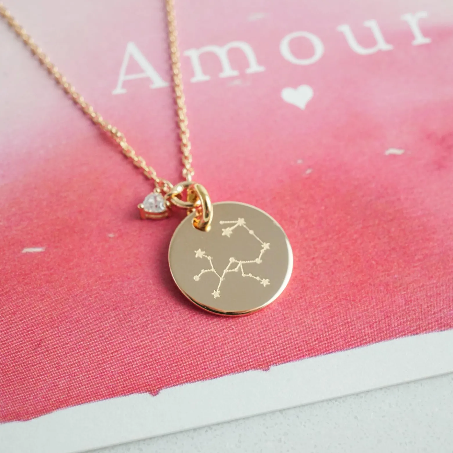 Collier mini coeur scintillant personnalisé médaille gravée plaqué or 15 mm