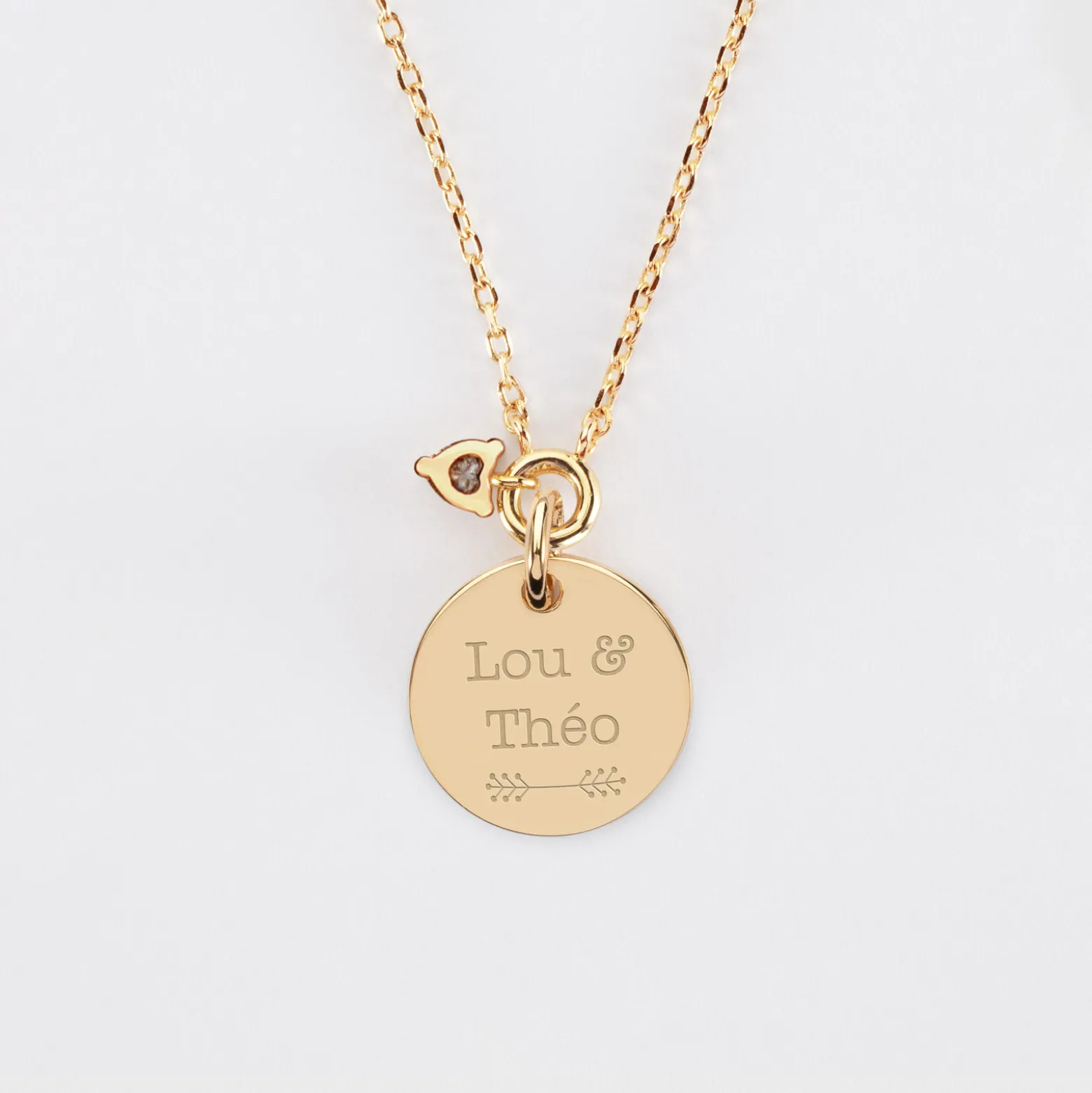 Collier mini coeur scintillant Mariée personnalisé médaille gravée plaqué or 15 mm