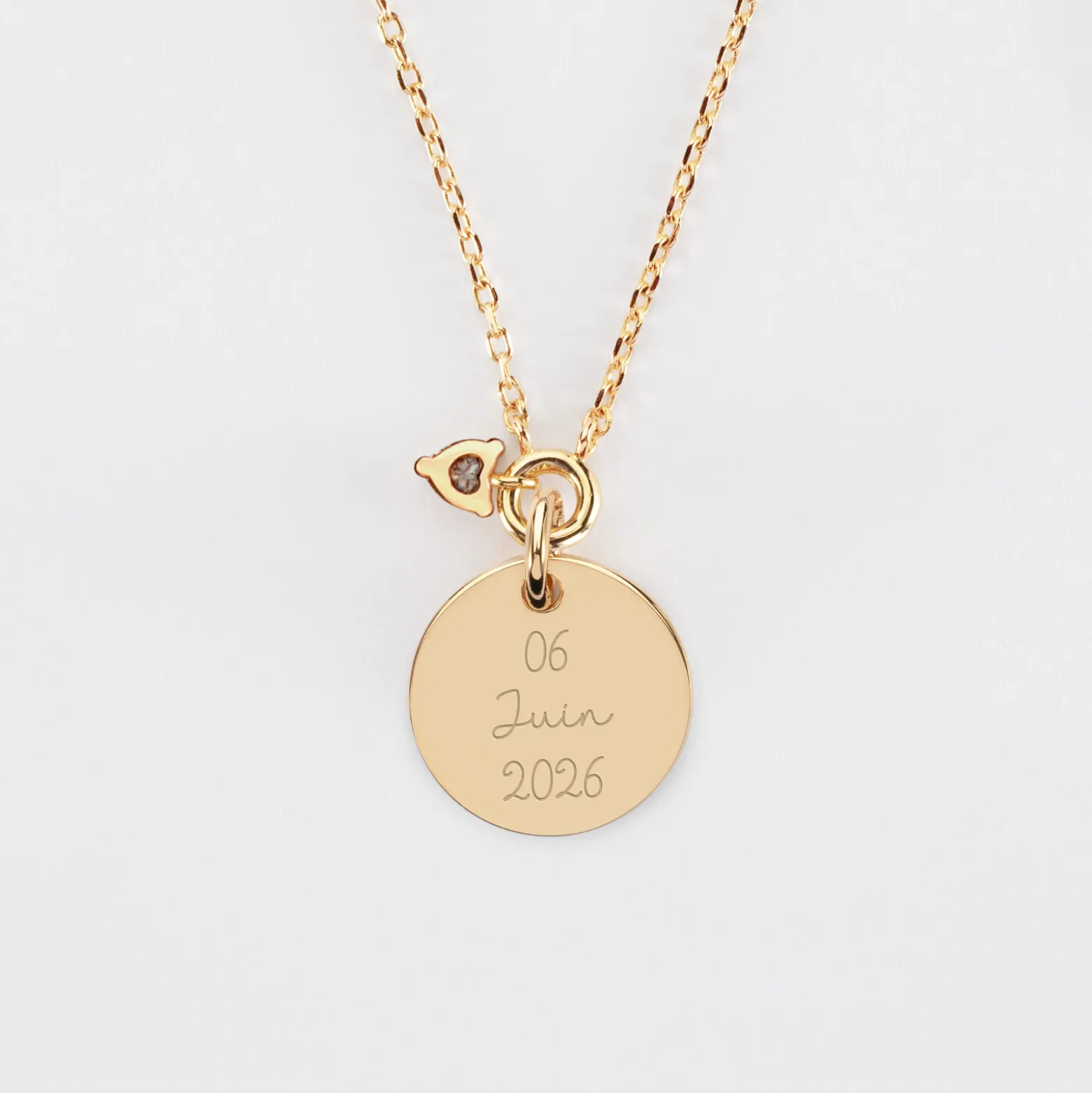 Collier mini coeur scintillant Mariée personnalisé médaille gravée plaqué or 15 mm