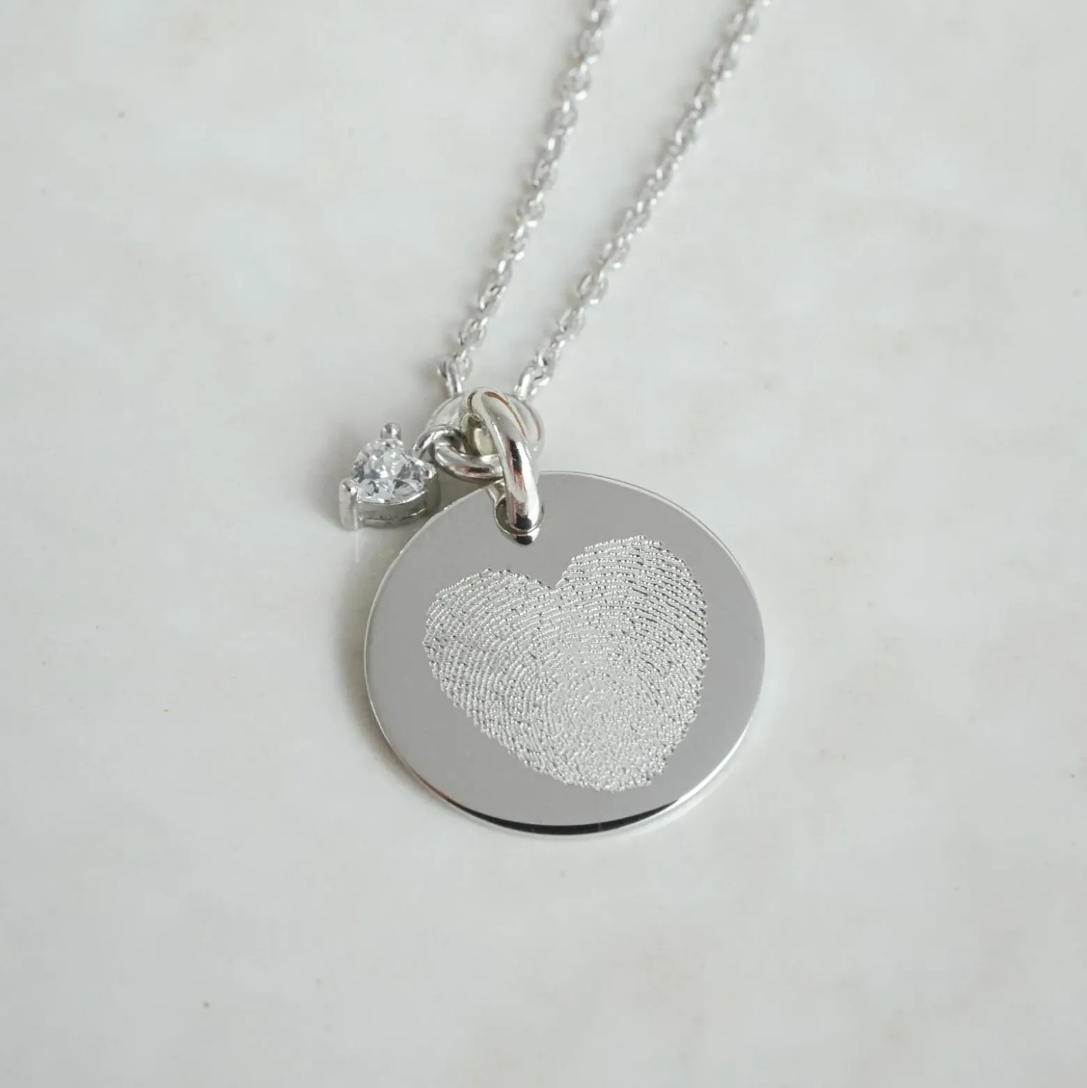 Collier mini coeur scintillant personnalisé médaille gravée argent 15 mm