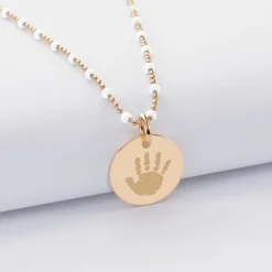 Collier perles colorées personnalisé médaille gravée plaqué or 15 mm