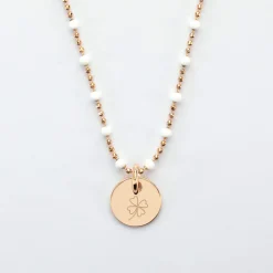 Collier perles colorées personnalisé médaille gravée plaqué or 10 mm