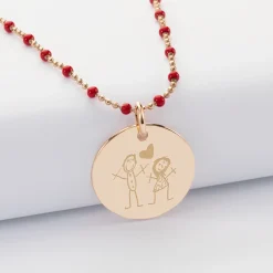 Collier perles colorées personnalisé médaille gravée plaqué or 19 mm