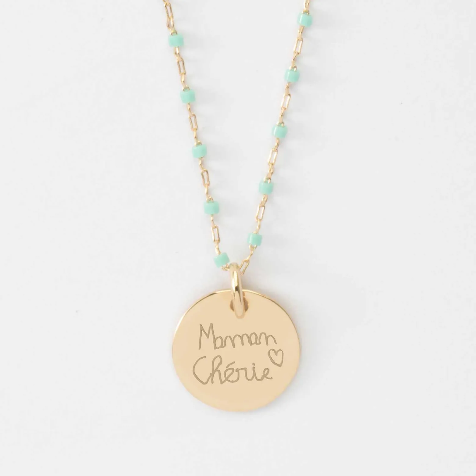 Collier perles Miyuki colorées personnalisé médaille gravée plaqué or 15 mm