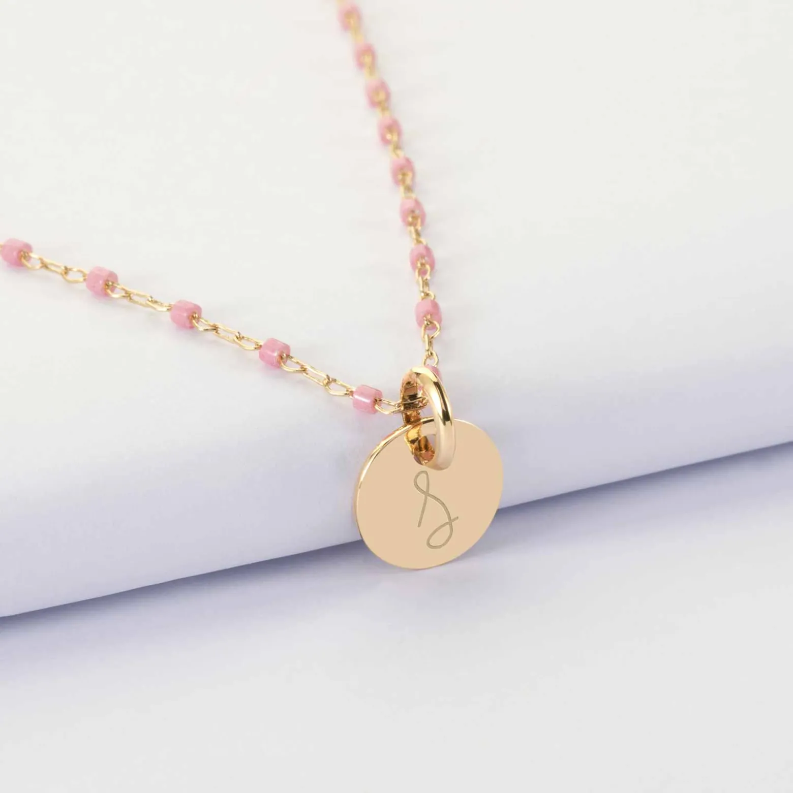 Collier perles Miyuki colorées personnalisé médaille gravée plaqué or 10 mm