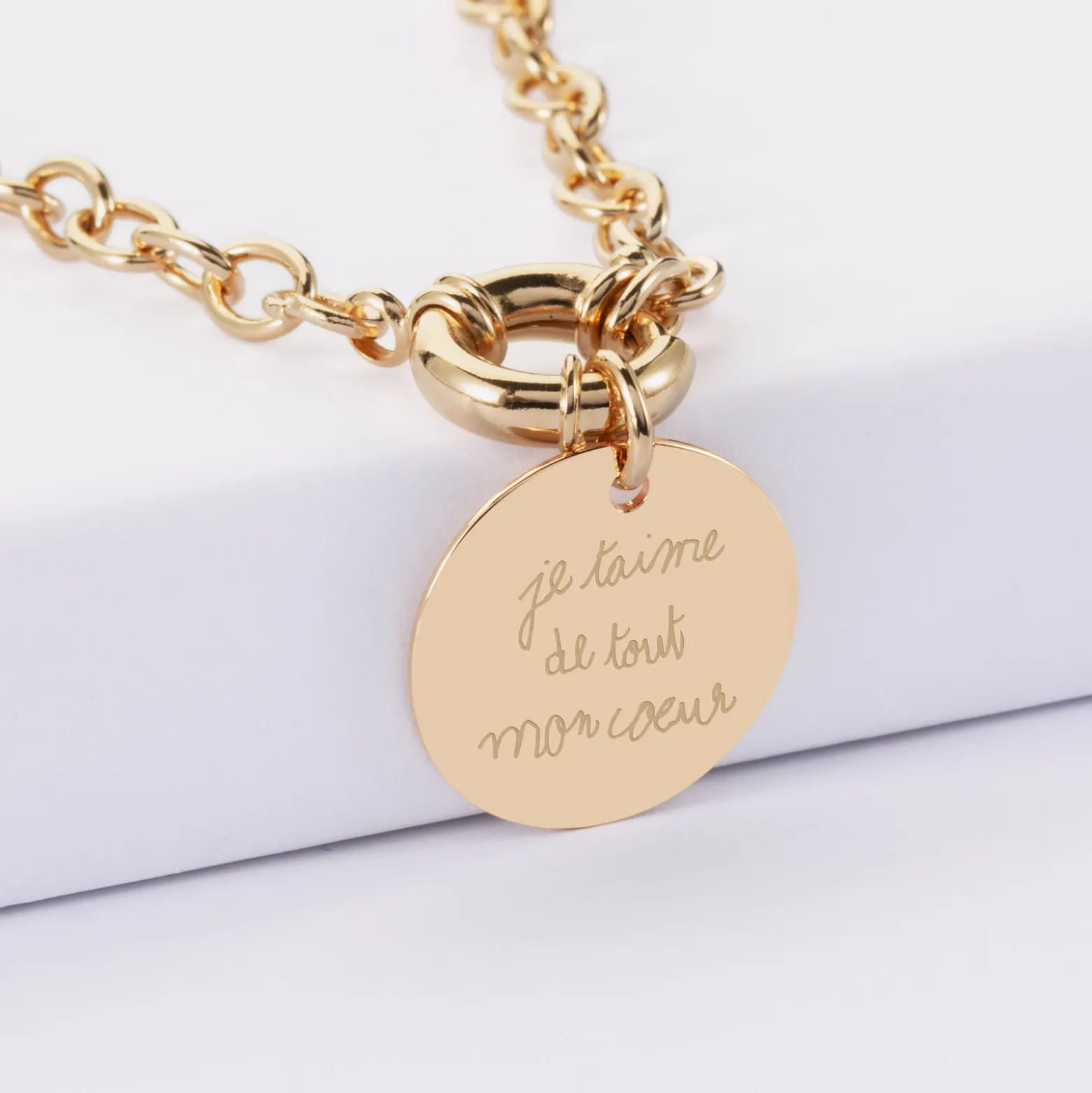 Collier personnalisé chaine fermoir marin médaille gravée plaqué or 19 mm