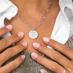 Collier personnalisé grandes mailles médaille gravée argent 19 mm