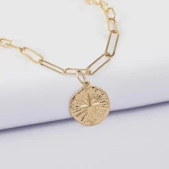 Collier personnalisé petites mailles médaille gravée plaqué or rose des vents texturée 14 mm
