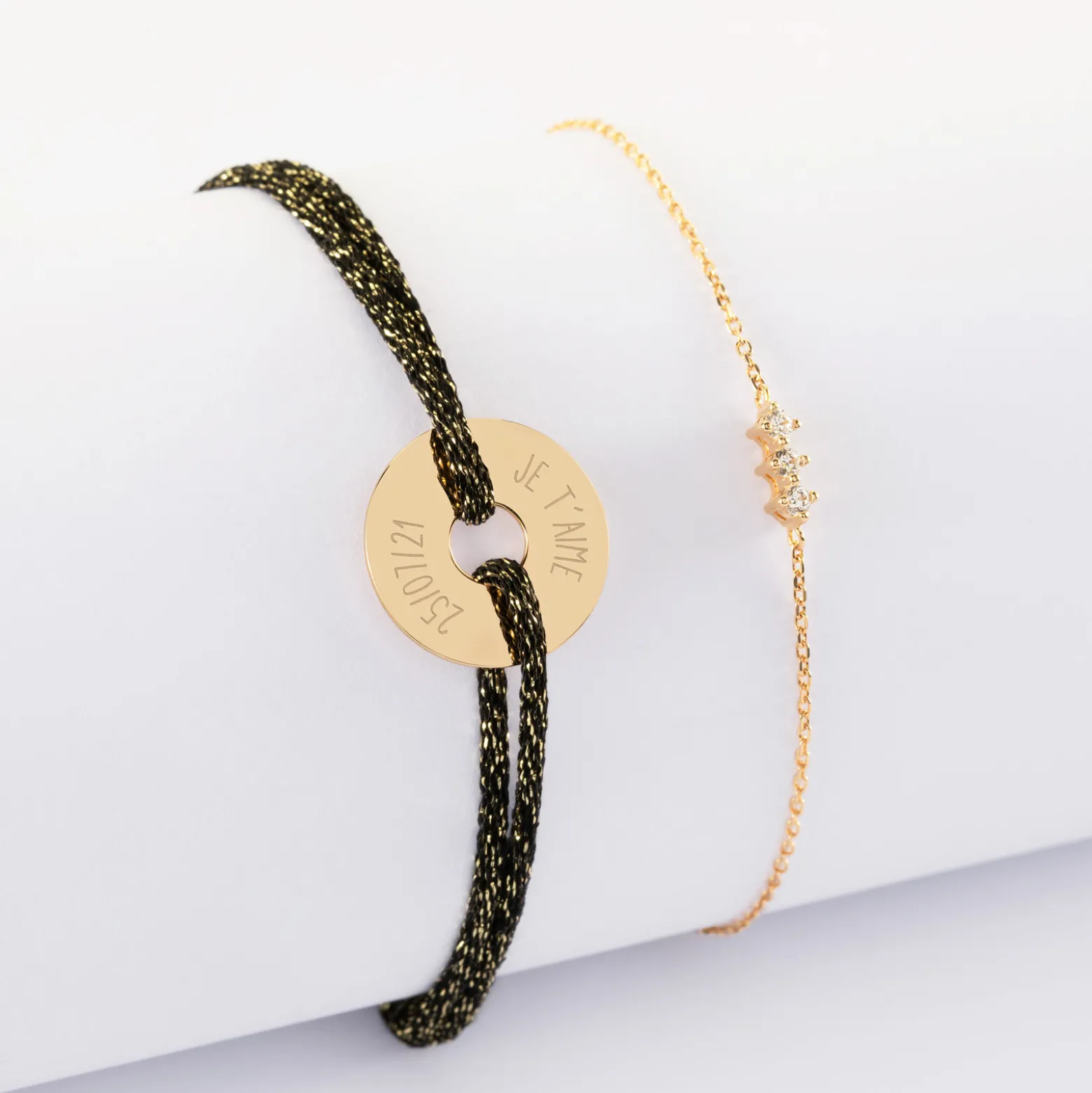Duo bracelets personnalisés chaine trio scintillant et cordon pailleté médaille gravée plaqué or cible 16 mm