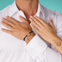 Duo de bracelets médailles gravées bois rondes 2 trous 21 mm Meilleurs Maman et Papa