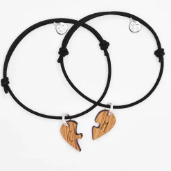 Duo de bracelets personnalisés médailles gravées bois