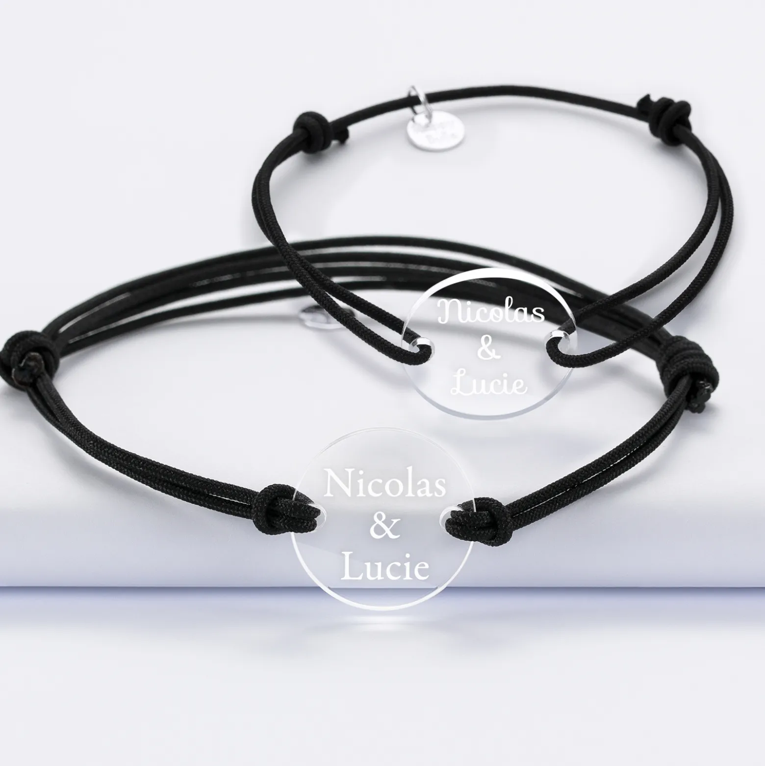Duo de bracelets personnalisés médailles gravées acrylique rondes 2 trous 21 mm