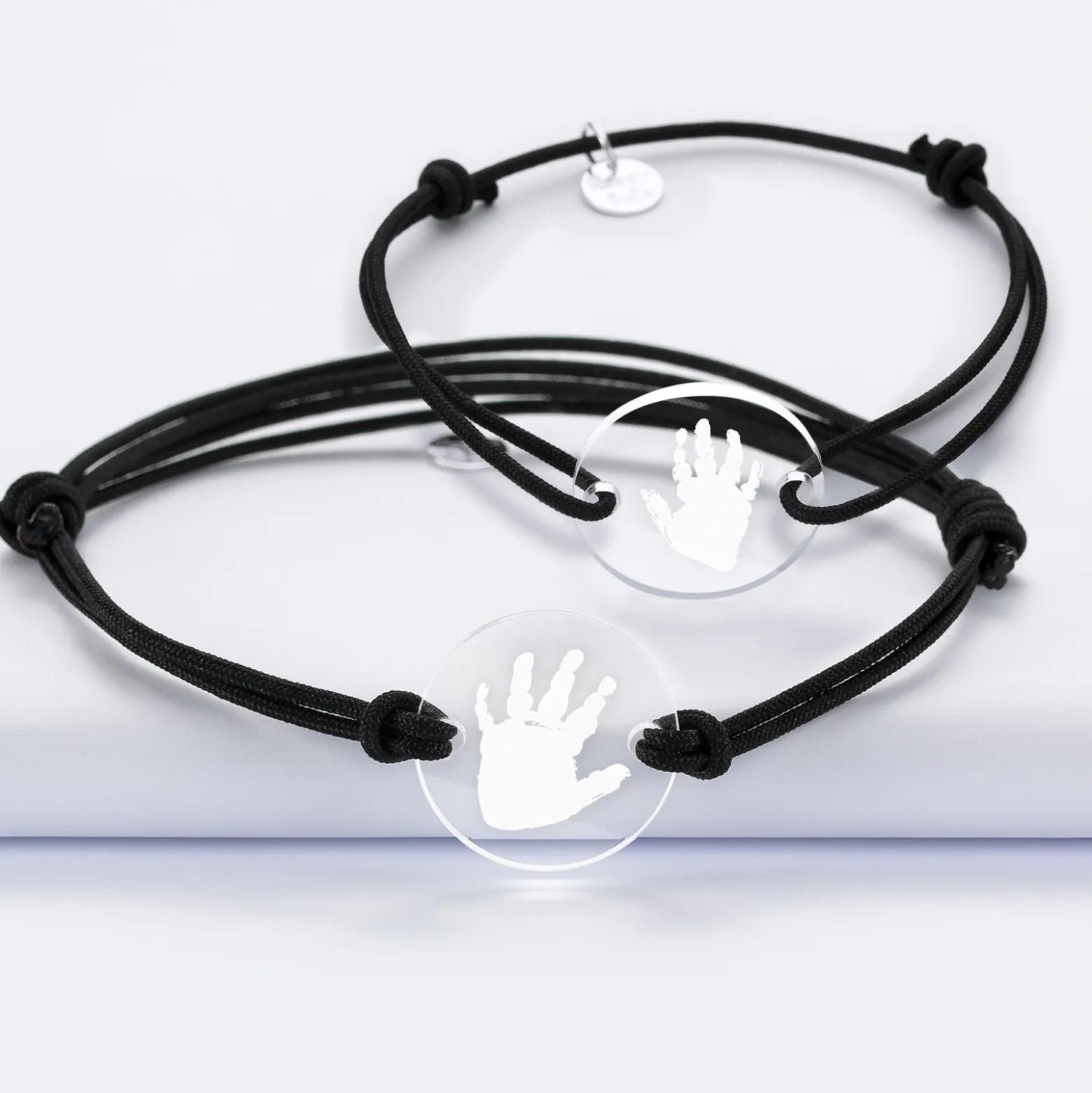Duo de bracelets personnalisés médailles gravées acrylique rondes 2 trous 21 mm