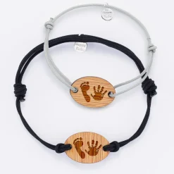Duo de bracelets personnalisés médailles gravées bois ovale 25x17 mm