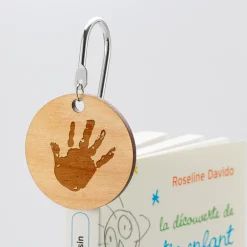 Marque page personnalisé acier médaille gravée bois