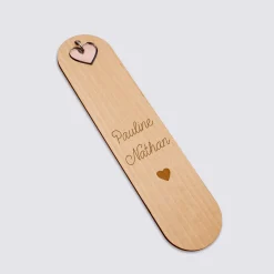 Marque page personnalisé bois gravé avec breloque coeur acrylique miroir