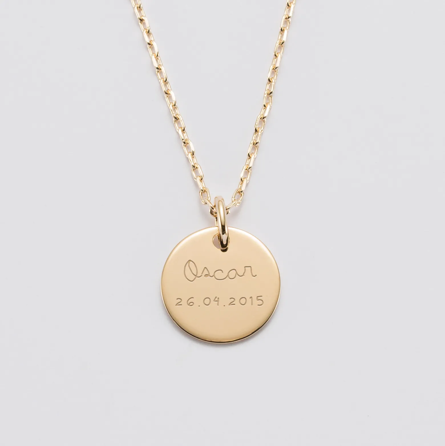 Pendentif Baptême enfant personnalisé médaille gravée plaqué or 15 mm