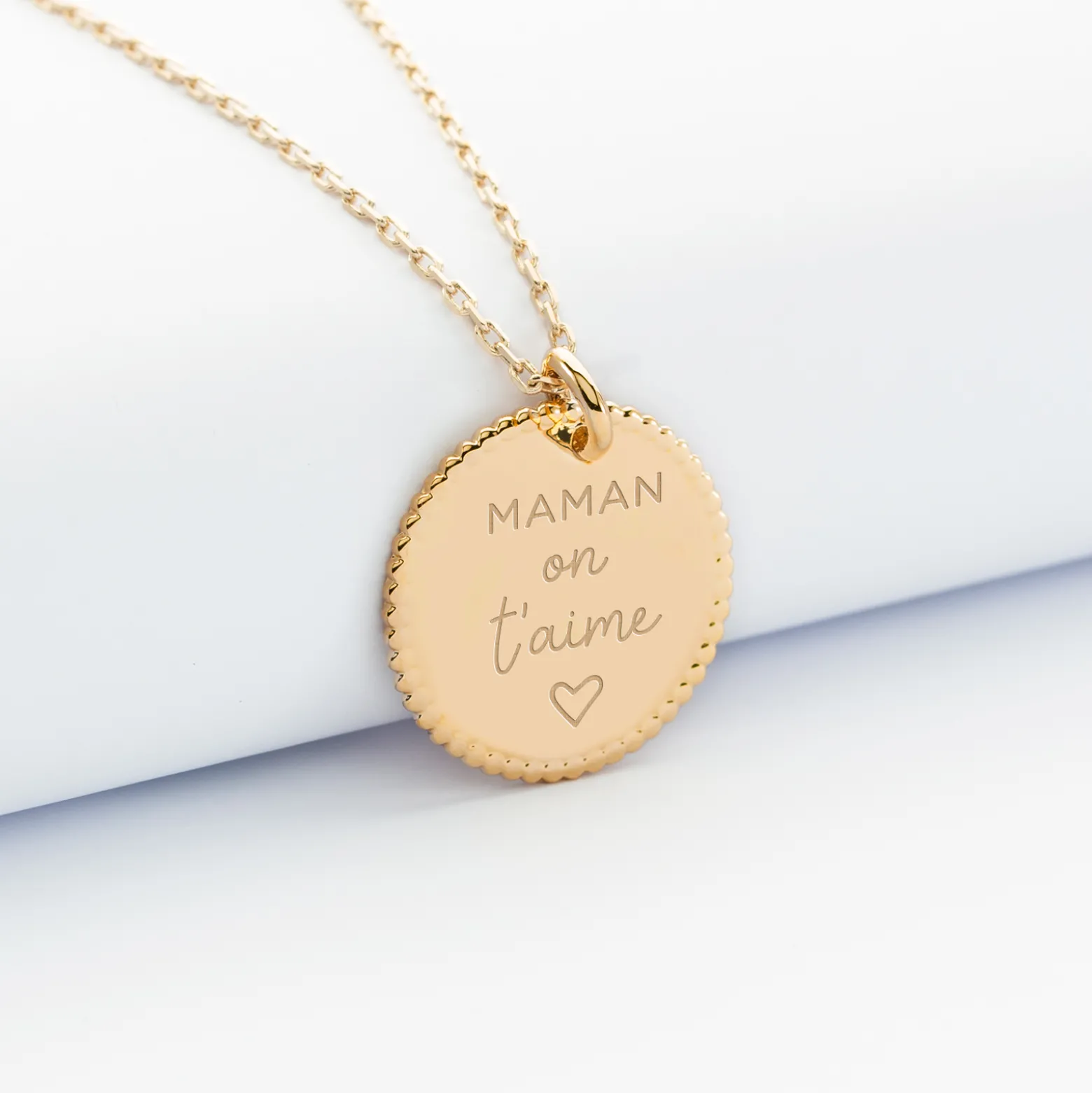 Pendentif bohème personnalisé médaille gravée plaqué or 19 mm