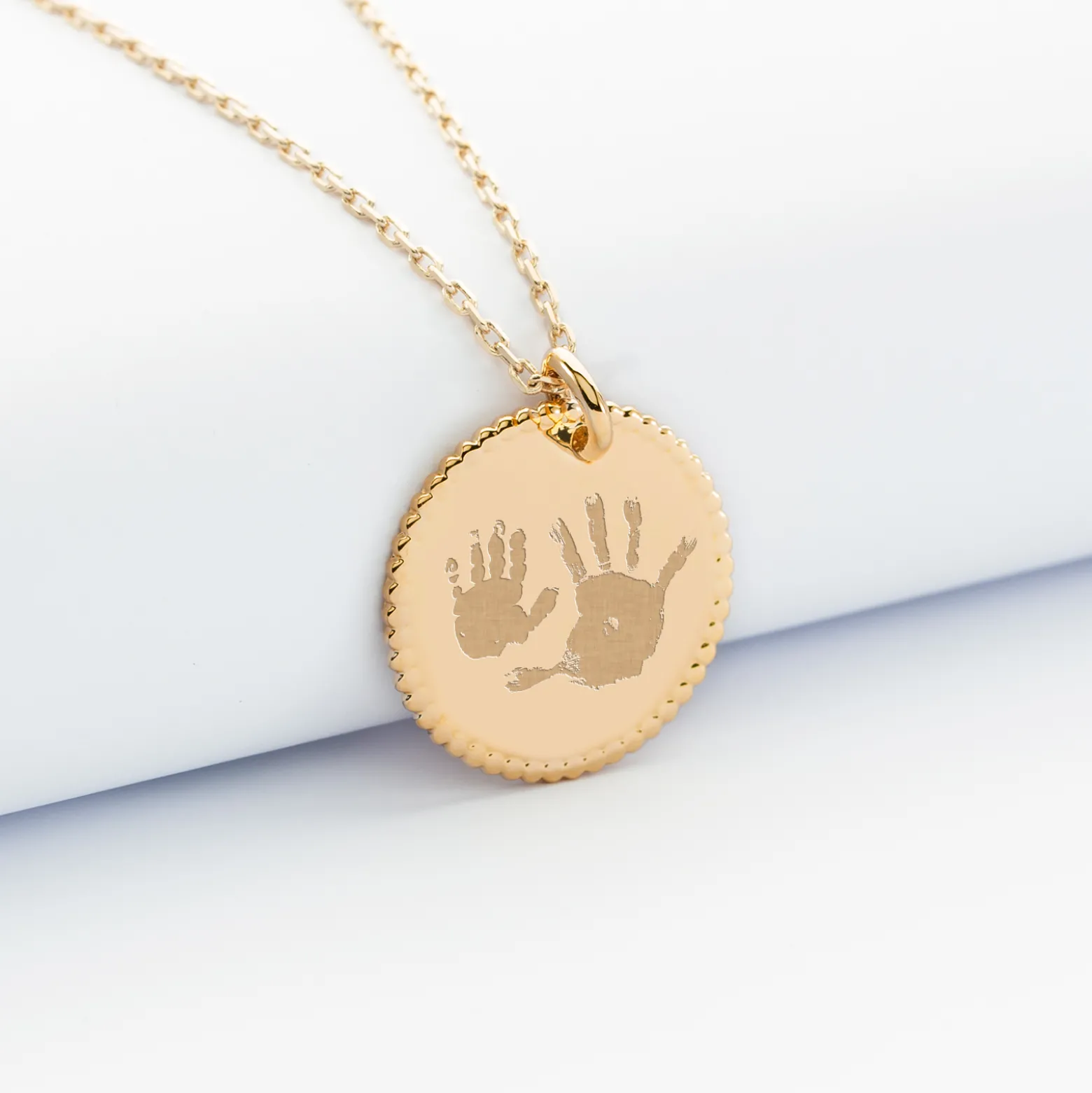 Pendentif bohème personnalisé médaille gravée plaqué or 19 mm