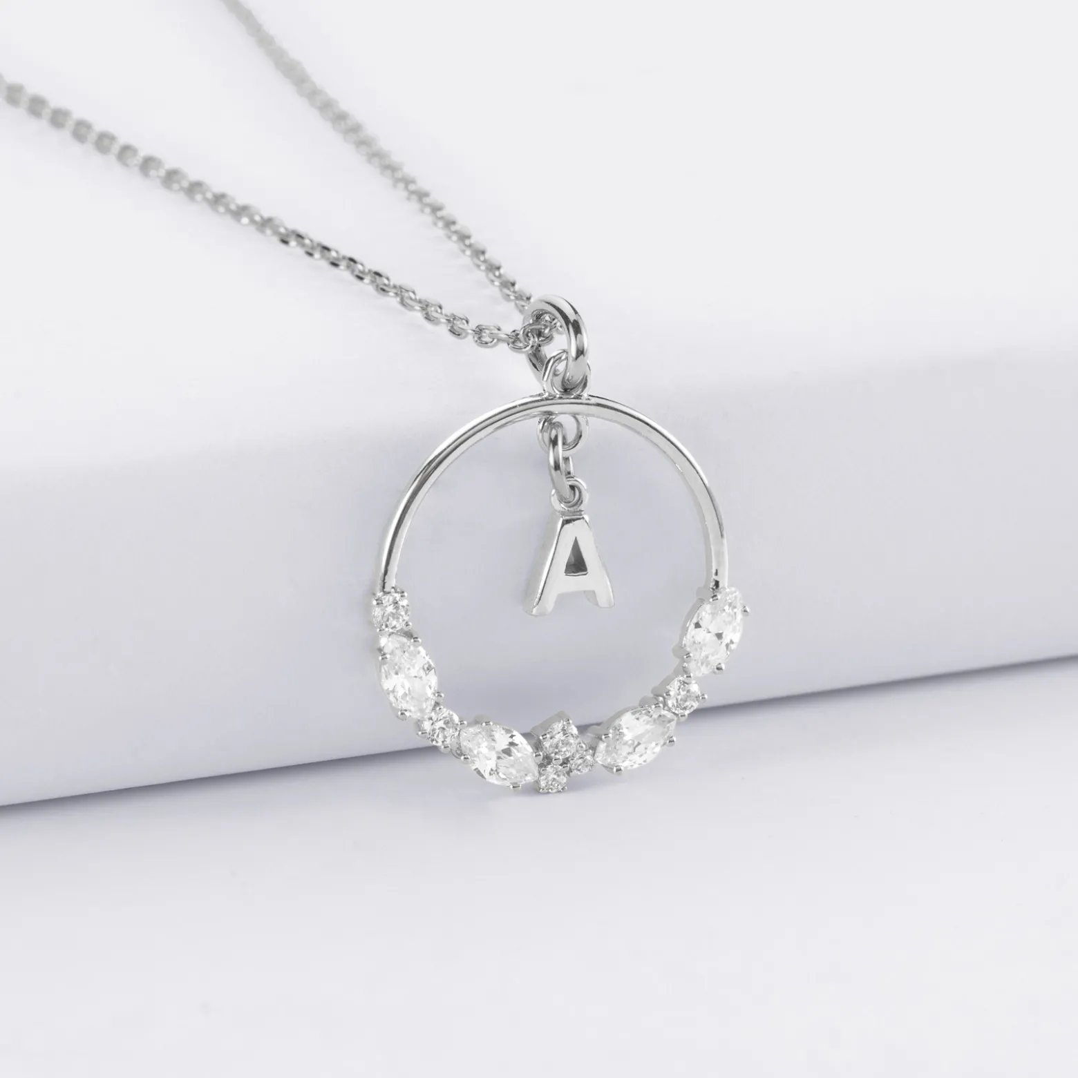 Pendentif cercle scintillant blanc personnalisé médaille argent lettre initiale 5 mm