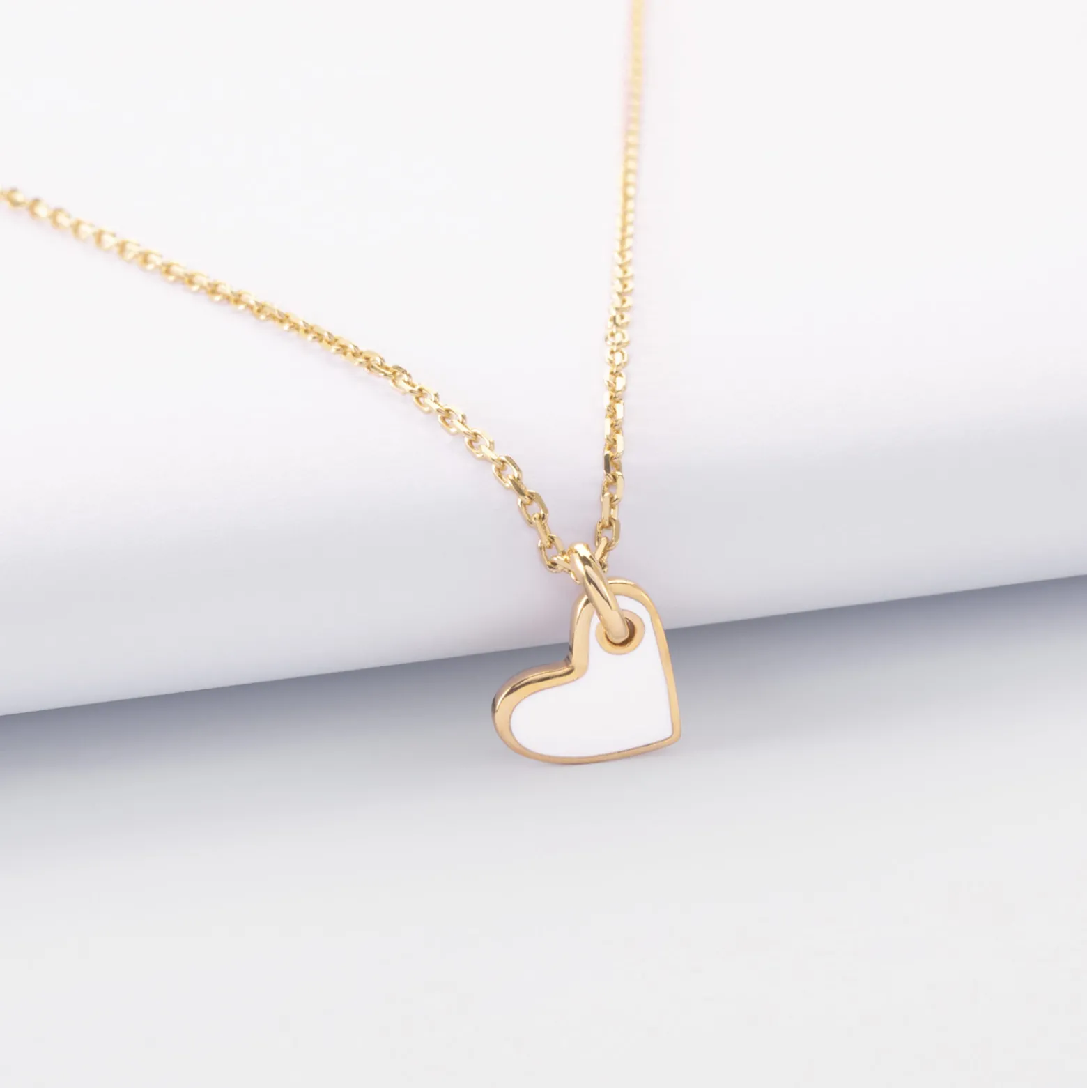 Pendentif coeur email plaqué or 10 mm