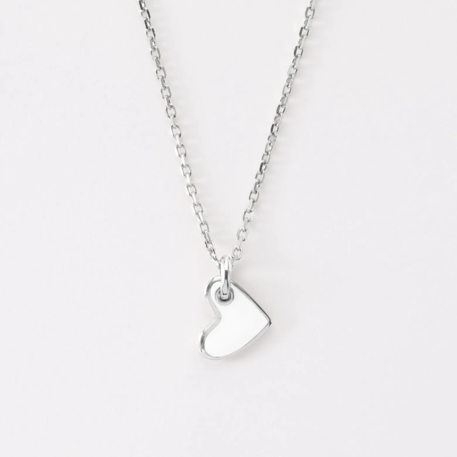 Pendentif enfant coeur email blanc argent 10 mm