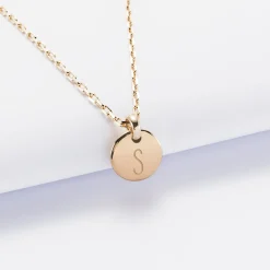 Pendentif enfant initiale personnalisé médaille gravée plaqué or 10 mm