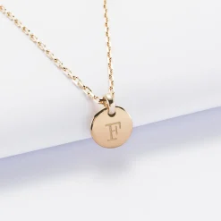 Pendentif enfant initiale personnalisé médaille gravée plaqué or 10 mm