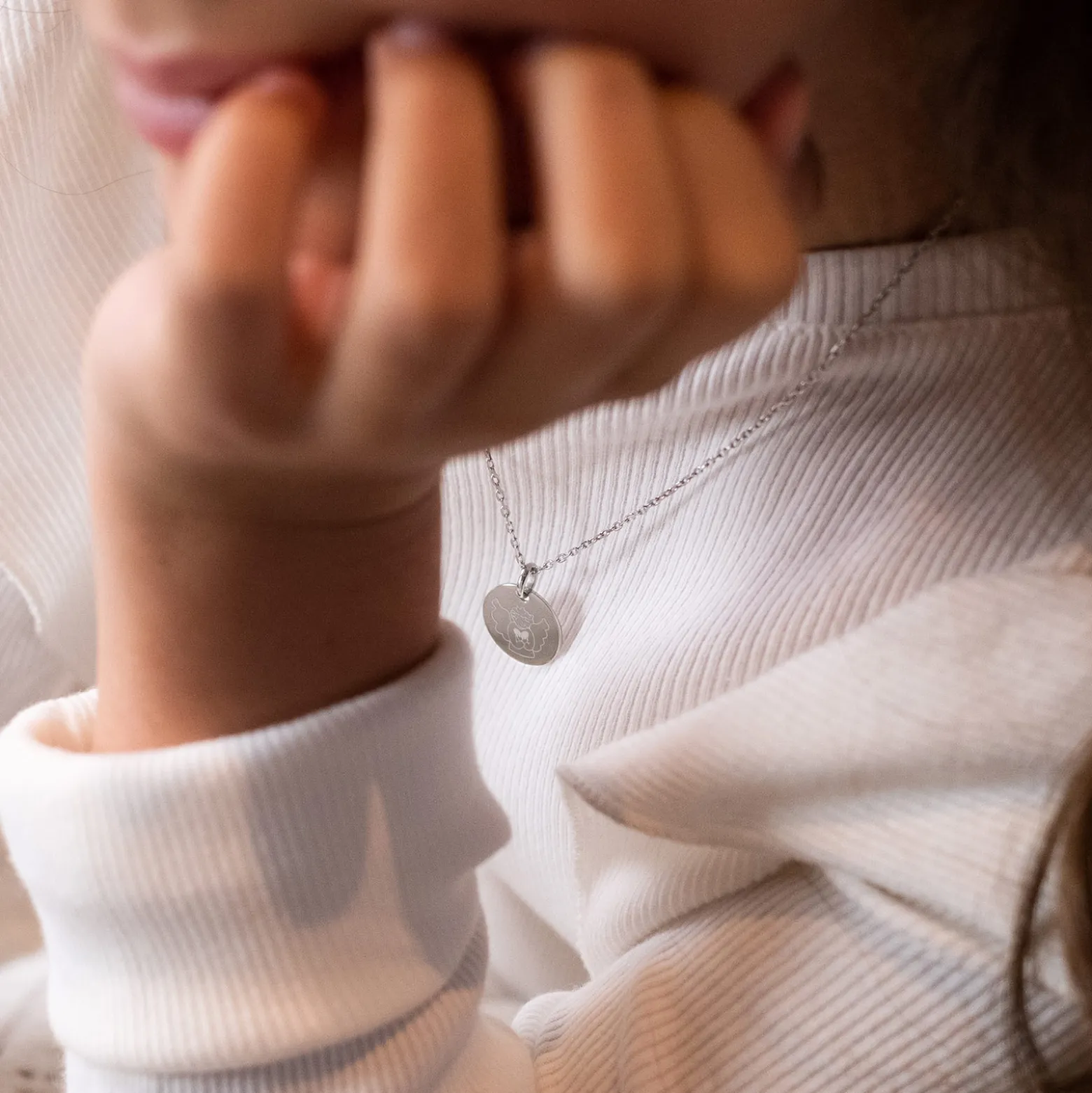 Pendentif enfant personnalisé médaille gravée argent 15 mm - HappyBulle x MyLovelyThing
