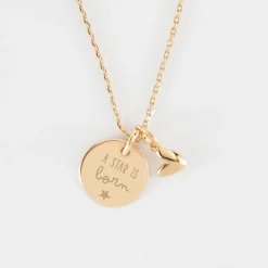 Pendentif enfant personnalisé médaille gravée plaqué or 15 mm et breloque petit coeur bombé 7 mm - HappyBulle x Atelier Wagram