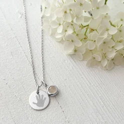 Pendentif enfant personnalisé médaille gravée argent 15 mm et breloque pierre naturelle 8 mm