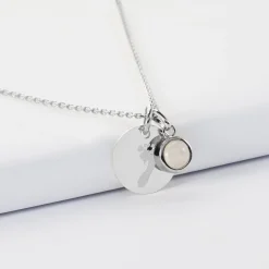 Pendentif enfant personnalisé médaille gravée argent 15 mm et breloque pierre naturelle 8 mm