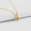 Pendentif enfant personnalisé médaille plaqué or lettre initiale 5 mm et breloque fleur zircon plaqué or 8 mm