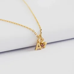 Pendentif enfant personnalisé médaille plaqué or lettre initiale 5 mm et breloque fleur zircon plaqué or 8 mm