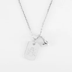 Pendentif enfant personnalisé médaille gravée argent rectangle 17x11 mm et breloque petit coeur bombé 7 mm - HappyBulle x Atelier Wagram