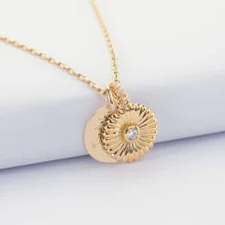 Pendentif enfant personnalisé médaille gravée plaqué or 15 mm et breloque tournesol scintillant 14 mm