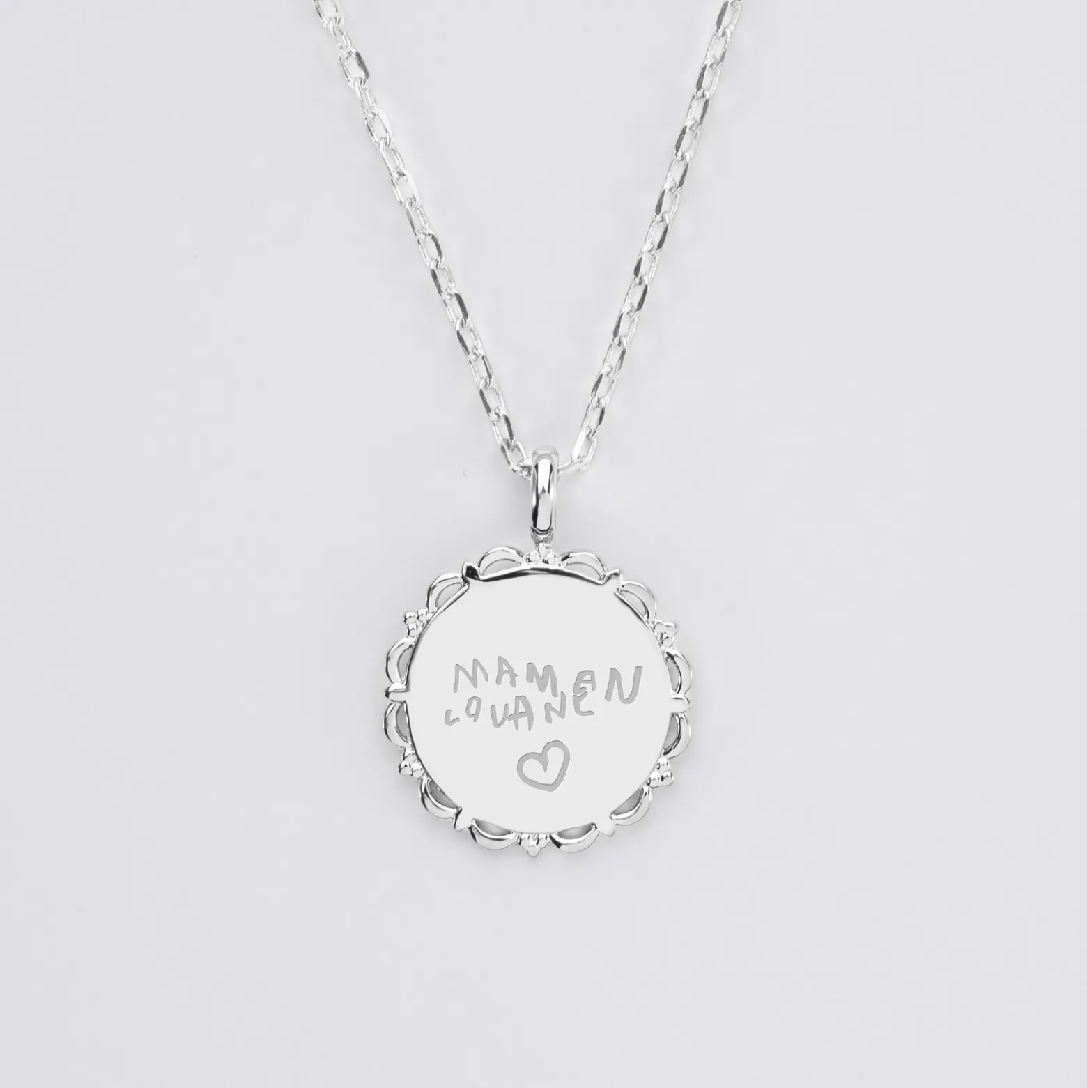 Pendentif enfant personnalisé médaille vintage dentelée gravée argent 17 mm