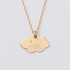 Pendentif enfant personnalisé illustration bébé médaille gravée plaqué or nuage 20x14 mm - HappyBulle x Marie Savart