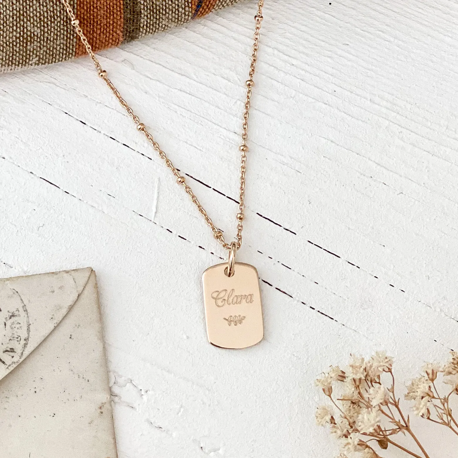Pendentif enfant personnalisé médaille gravée plaqué or rectangle 17x11 mm