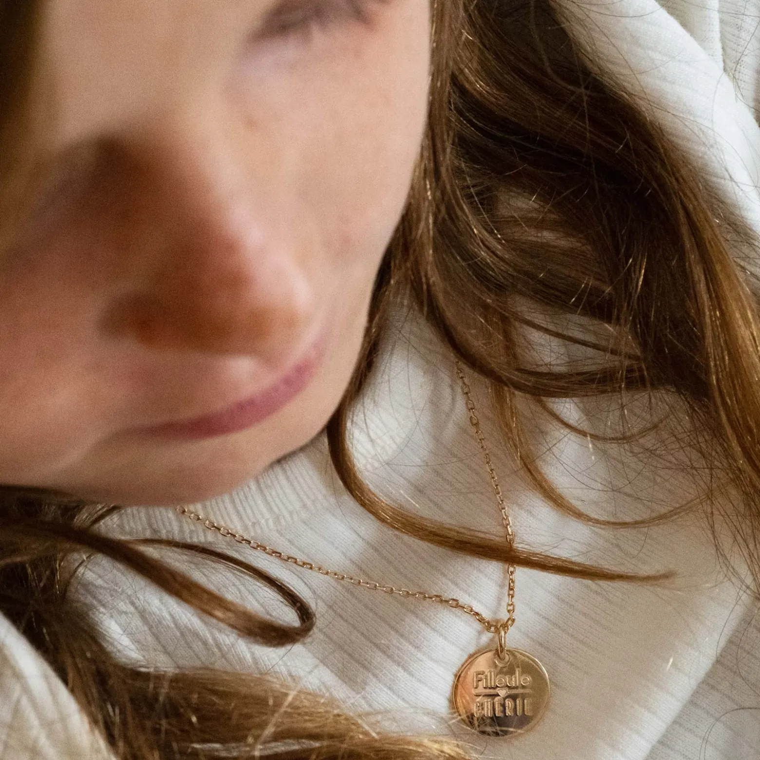 Pendentif enfant personnalisé médaille gravée plaqué or 15 mm