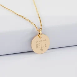 Pendentif enfant personnalisé médaille martelée gravée plaqué or 15 mm