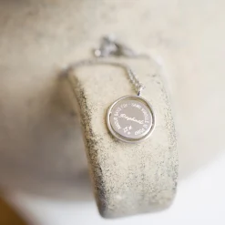 Pendentif enfant personnalisé médaille réversible Eternelle gravée argent 18 mm - HappyBulle x Capucine