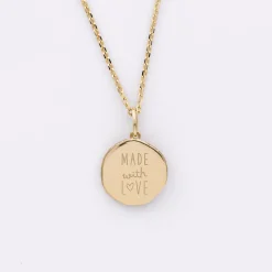 Pendentif enfant personnalisé médaille gravée plaqué or rose des vents texturée 14 mm