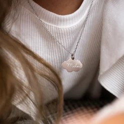 Pendentif enfant personnalisé prénom médaille gravée argent dormeuse nuage 20x14 mm